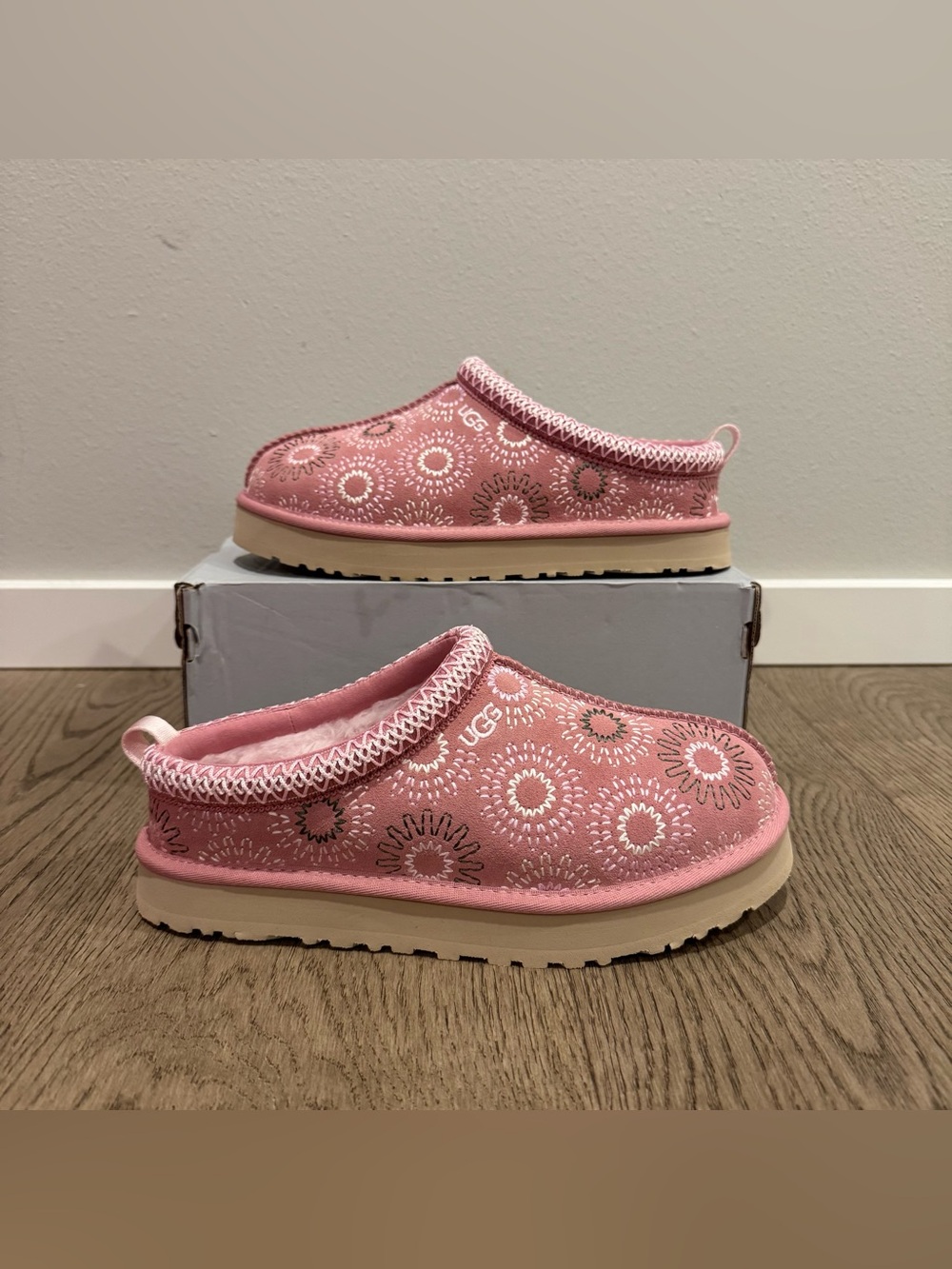 UGG Tazz Sun Stitch Pink NEW
